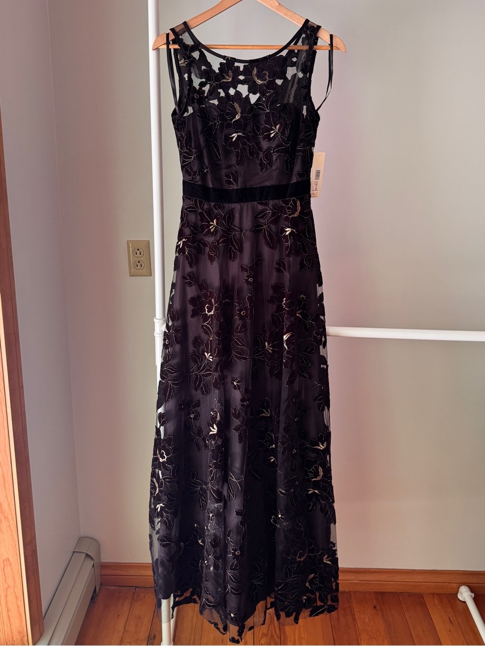 Eliza J Black Flocked Tulle Maxi Gown - Picture 4 of 6